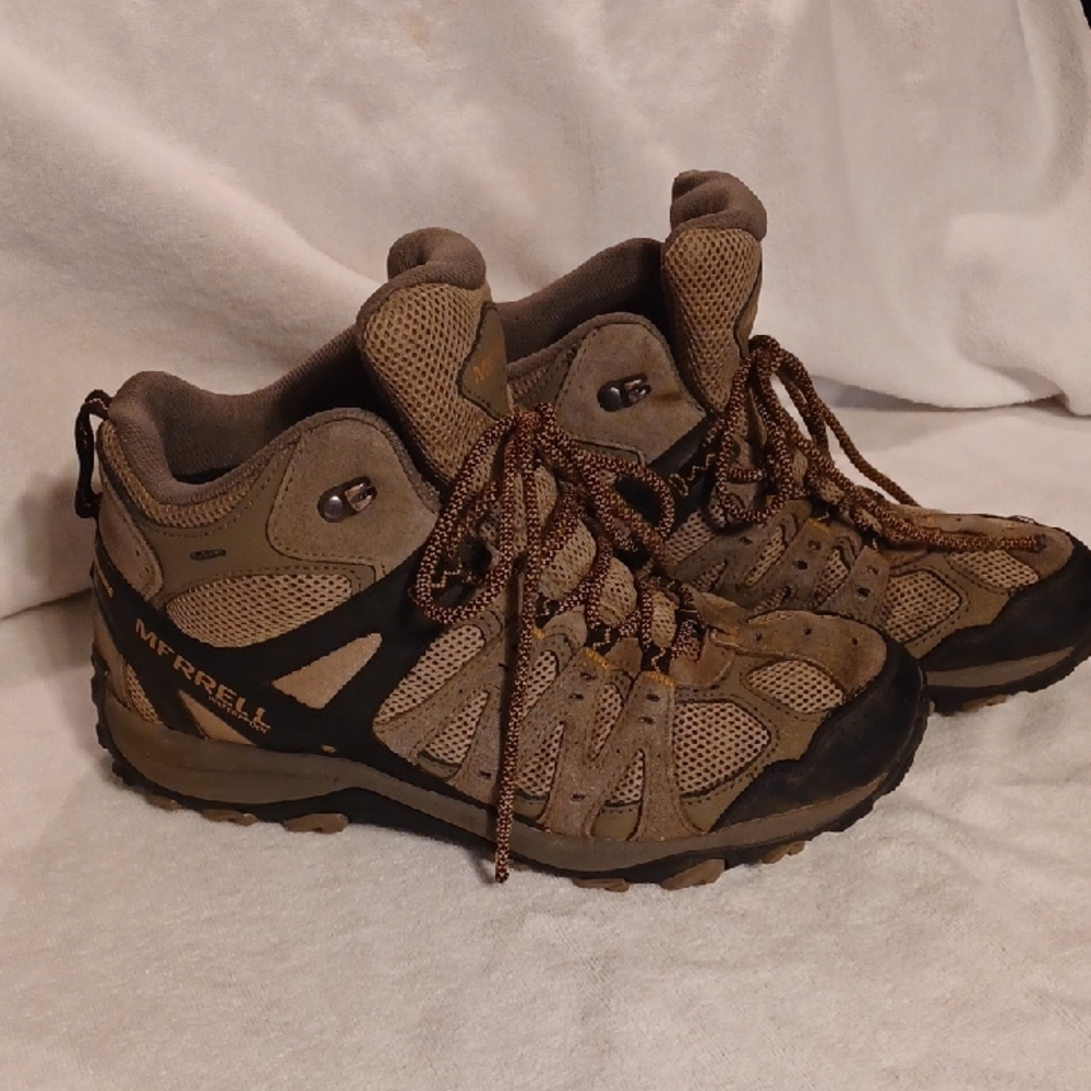 Merrell Men's Tan and Black Outdoor Boots Waterproof Boots Size 9.5